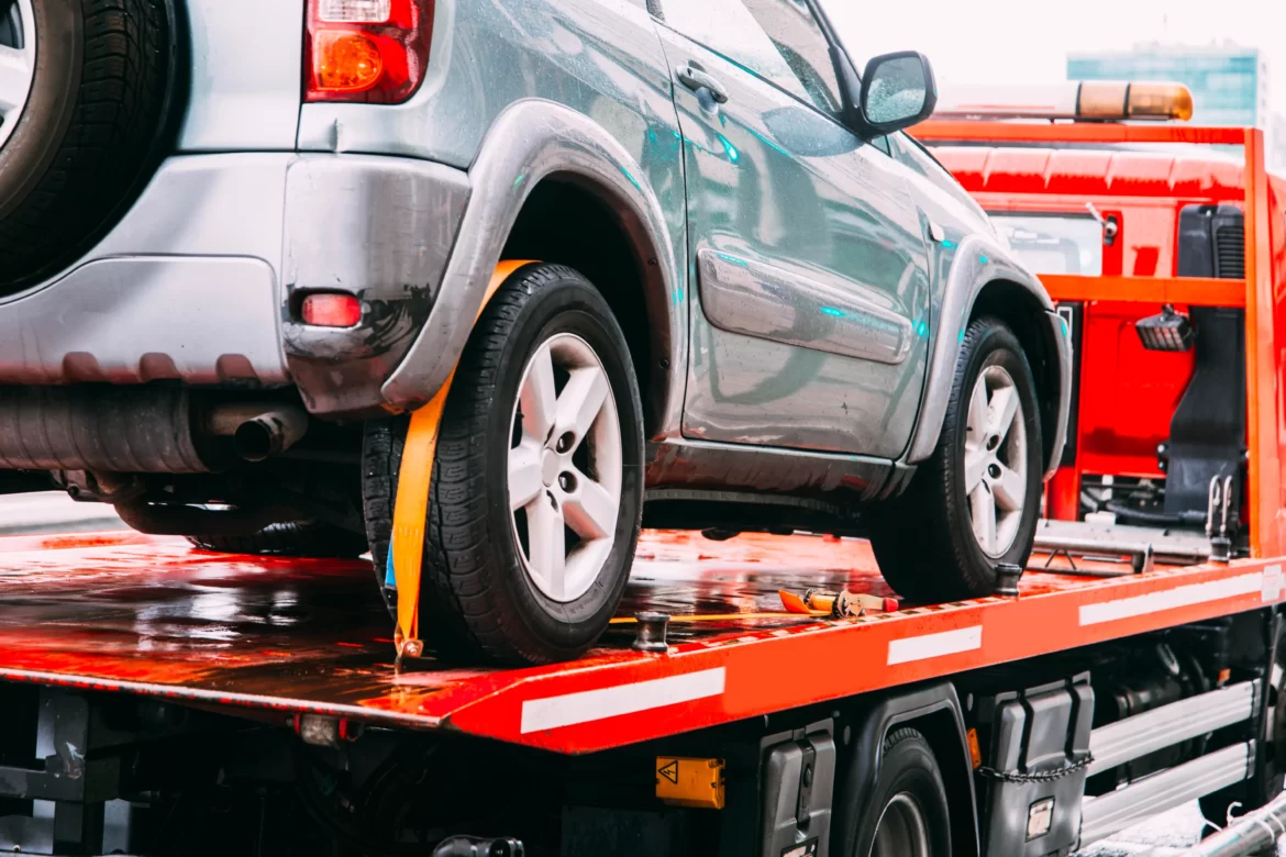 Lockout Service: Your 24/7 Solution for Towing in Chicago, IL