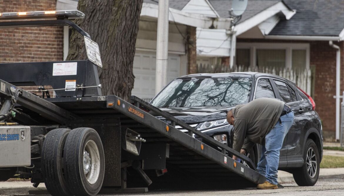 Flatbed Towing Explained: Towing Charges in Chicago, IL